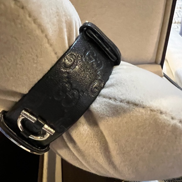 Gucci Watch YA129508 - Picture 6 of 10